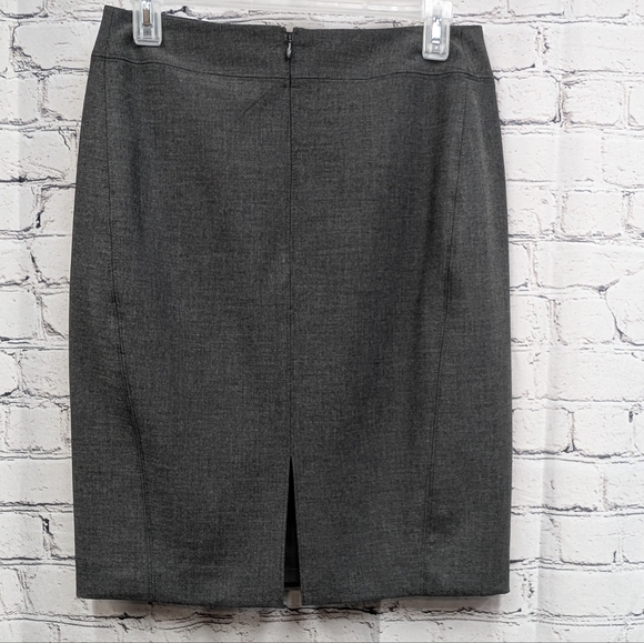 Gray Loft skirt - Picture 2 of 5